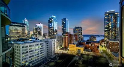 welcome to near 2000 sqft 2bd 2parking 28th floor luxury