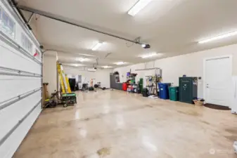 Huge 1,250 SF 4 car garage, perfect for all your cars & toys.