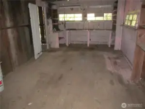 'Garage/shop no. 1