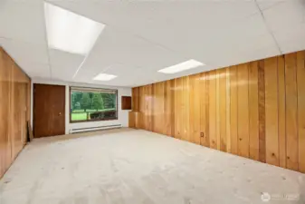Self-contained with lovely golf course views.