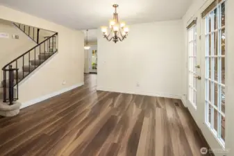 This works great for a traditional dining room, a casual eating area, or could be used for whatever you specifically need (yoga or workout area, second office, kids play space, etc.).