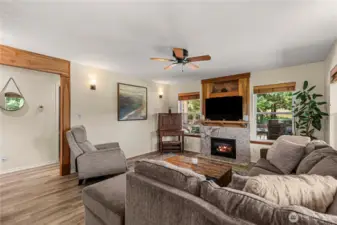 Living Room, Gas Fireplace