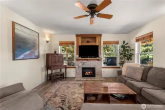 Living Room, Gas Fireplace