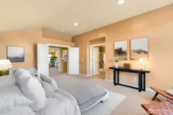 Primary w/ 2 walk-in closets, double vanities & soaking tub