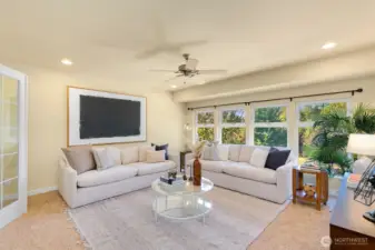 HUGE bonus/rec room