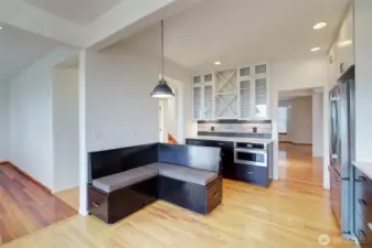 Kitchen has eat in table space