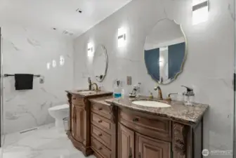 Owner suite bathroom