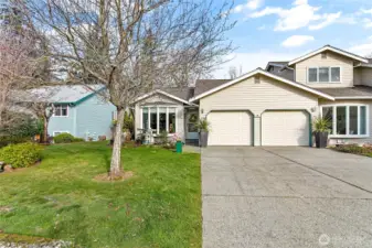 4 bd, 2.25 ba condo that lives more like a house and has a spacious 2-car garage with tons of extra driveway parking!