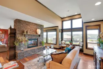 Living Room Faces West