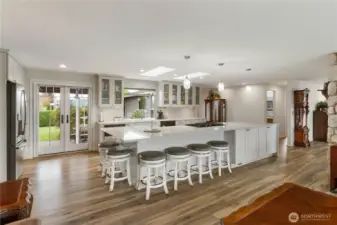 Breakfast bar for 6!