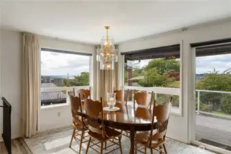 Dining room has a view over the pool out to the Narrows Bridge!