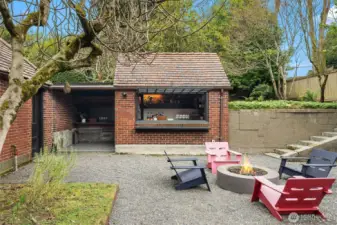 A potting shed reimagined as the perfect outdoor bar
