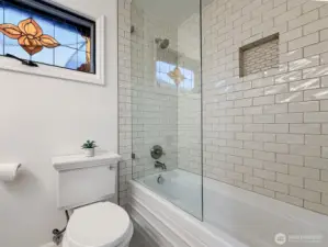 Full Bath in 2nd Bedroom