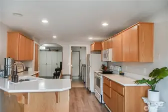 Kitchen with breakfast bar