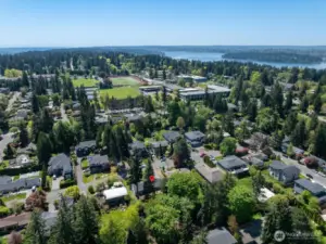 Northwood Elementary and Mercer Island High School are only a few blocks away!