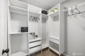 Walk-In closet with customizable storage