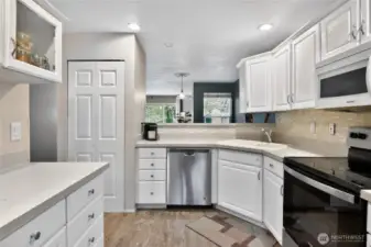 The Kitchen with huge cut-out for Functional FLow!