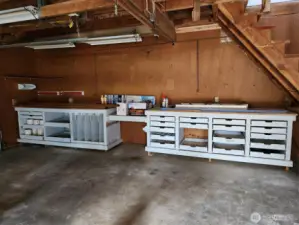 Work bench in the garage