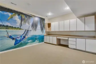 Craft/bonus room.