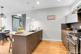 Another full view of the kitchen
