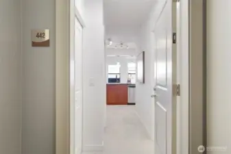 Welcome home to this meticulously maintained Junior One Bedroom residence—a perfect in-city retreat.