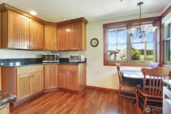 The eating nook that looks out for a beautiful territorial view