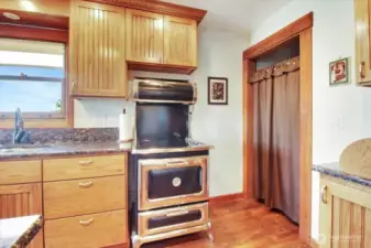The cute stove!