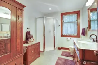 2nd floor bathroom