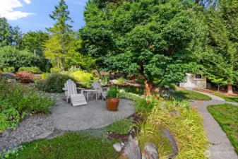 Another area to relax and enjoy the quiet sound of the bay.