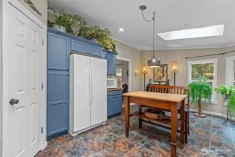 Walk in Pantry in kitchen + plenty of extra storage