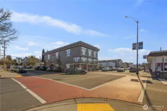 Small Town Local Vibes in Downtown Arlington