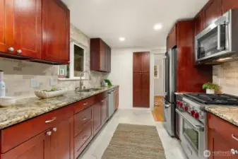 Kitchen with high-end, stainless steel appliances