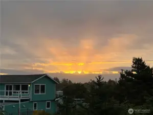 Gorgeous sunrises from the 2nd level bedroom.