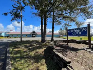 Ocean Shores homeowners are included in the Ocean Shores Community Club with 2 outdoor pools, 1 indoor pool, basketball court, fitness center & a fantastic cafe with Harbor views.