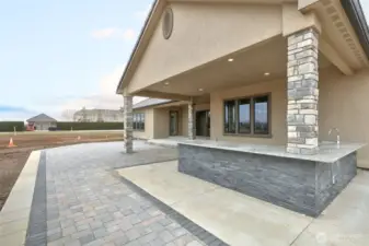 Outdoor Kitchen