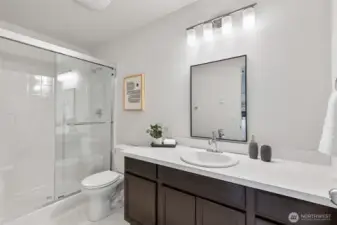 Photographs are for illustrative purposes only. Features, finishes, interior/exterior colors, landscaping and floorplan shown may vary from actual homes built.