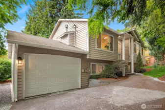Welcome to this wonderful well-maintained home!