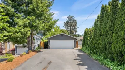 Large driveway to park multiple cars