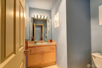 Main Floor 1/2 Bath