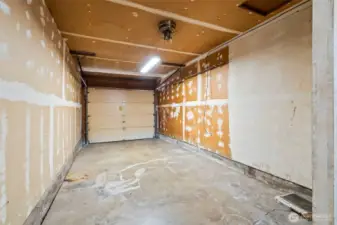 Tandem 2-car garage. Potential to add another bed/bath.