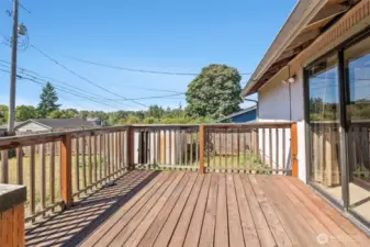Large deck off the kitchen/dining.