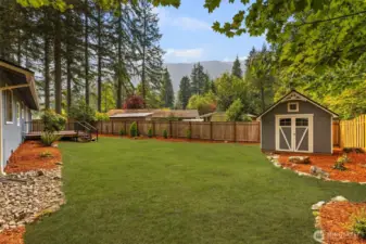 Expansive backyard with Rattlesnake Mountain views