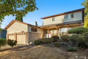 Two story Traditional home in lovely Matthews Beach neighborhood