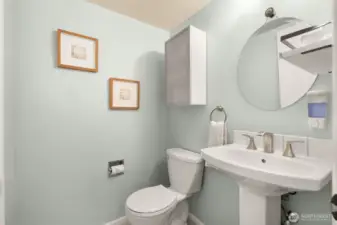 Powder room on the main