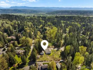 Groceries, dining, wineries, Northshore schools, and more are all just a short drive away.