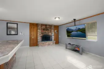 Spacious level for add'l living and entertaining space