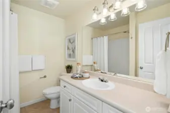 Secondary  Full Bathroom