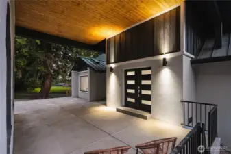 Covered car port