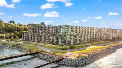 The latest condominium development in Point Ruston and the only building constructed entirely of steel and concrete.