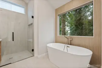 5 piece en suite with spa-like finishes